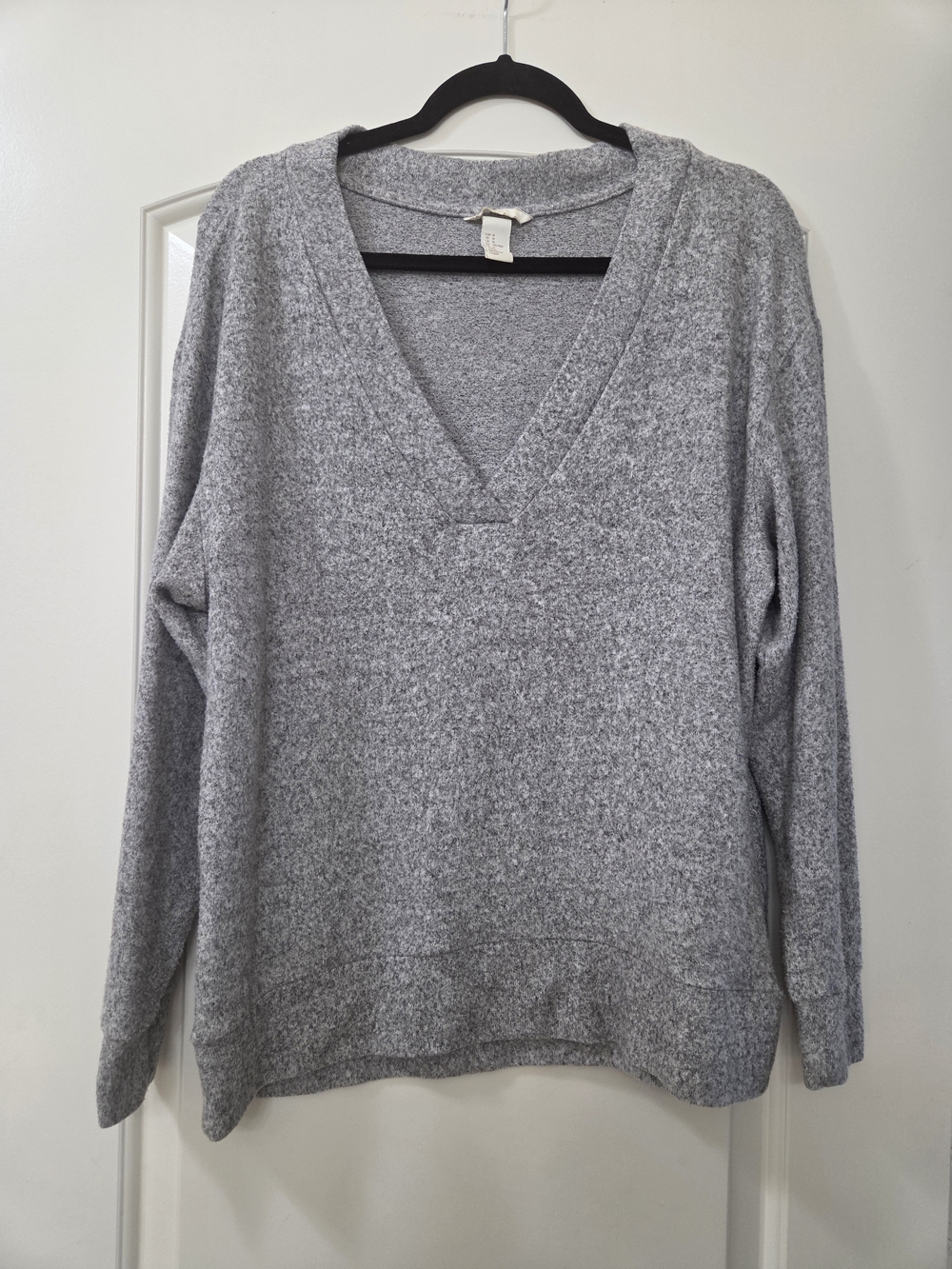 H&M Light Grey V-Neck Knit Top